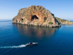 boat tour at Thodorou island